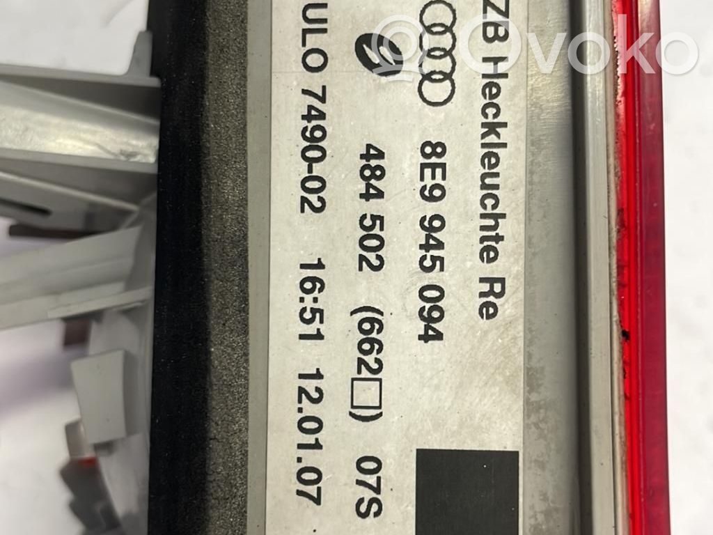 Audi A4 S4 B7 8E 8H Lampă spate în capacul portbagajului 