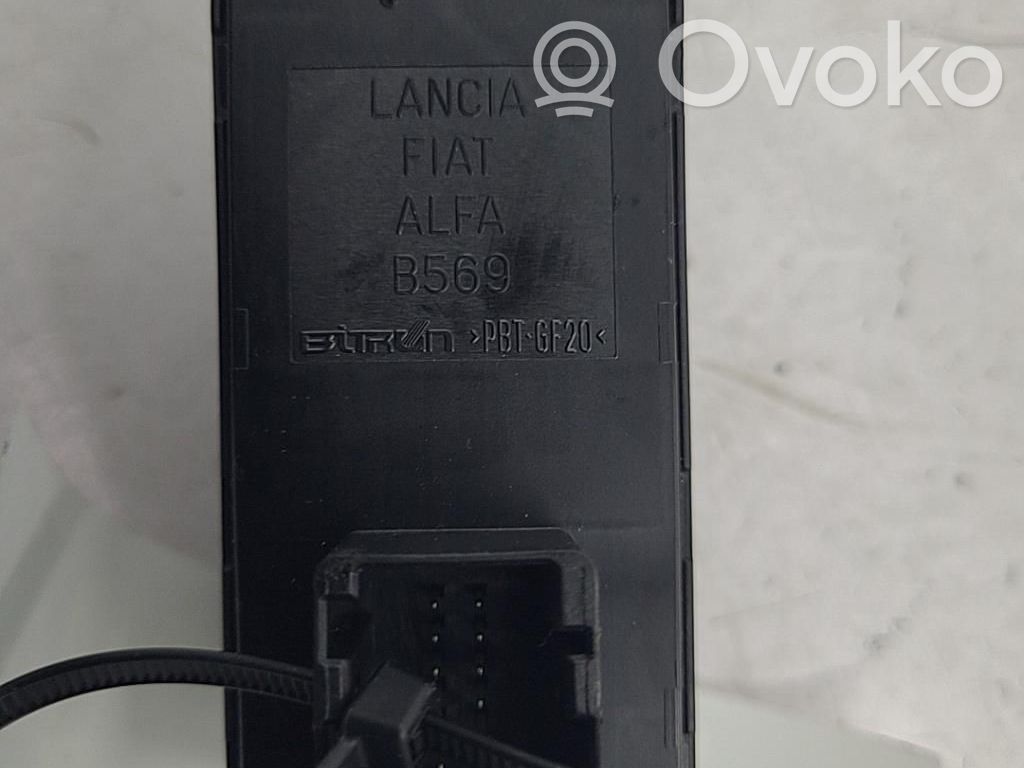 Alfa Romeo Mito Interruptor del elevalunas eléctrico 