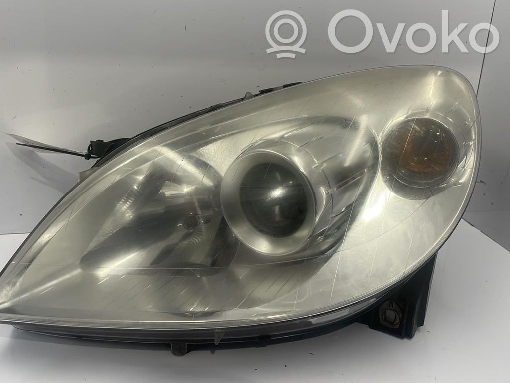Mercedes-Benz B W245 Faro/fanale