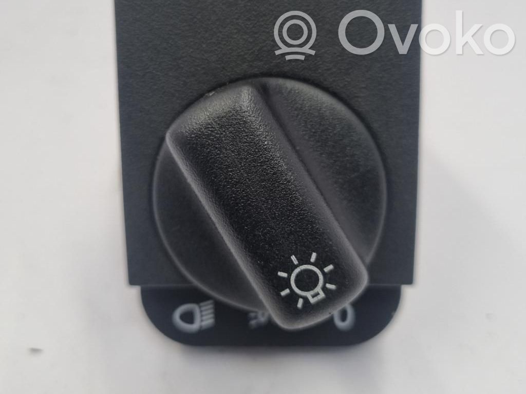 Light switch   90437313