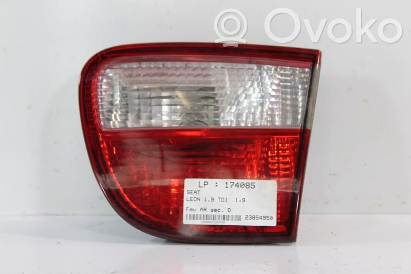 Seat Leon (1M) Takaluukun takavalot 