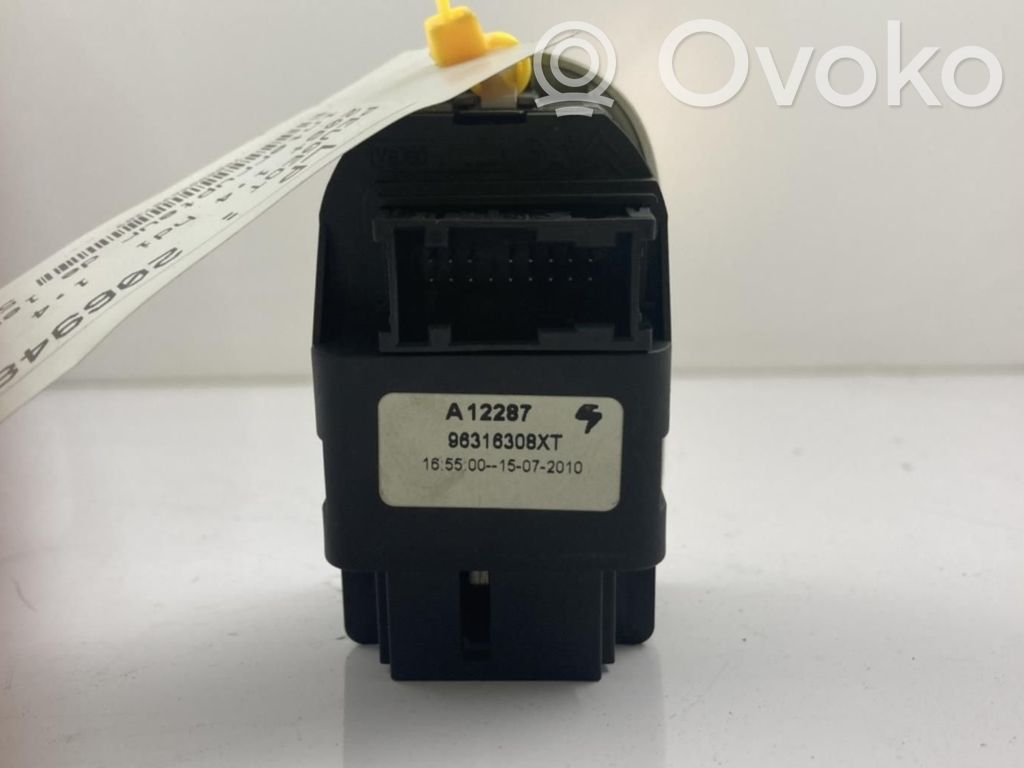 Peugeot 206+ Interruttore di controllo dell’alzacristalli elettrico 