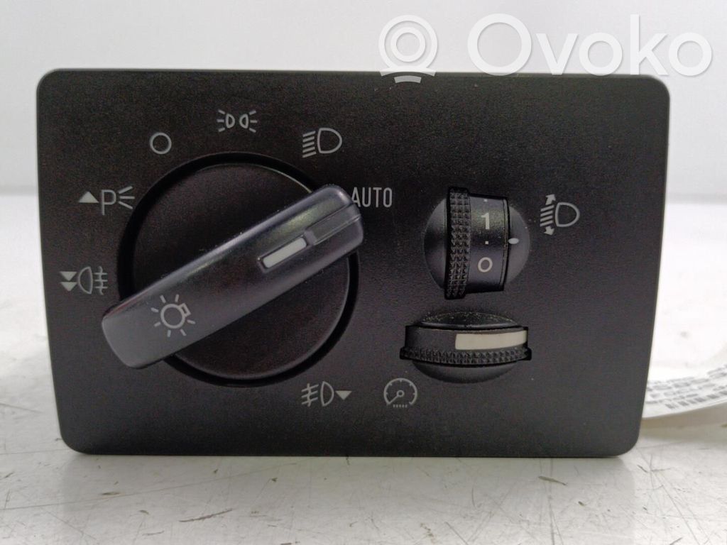 Light switch   4M5T13A024GA