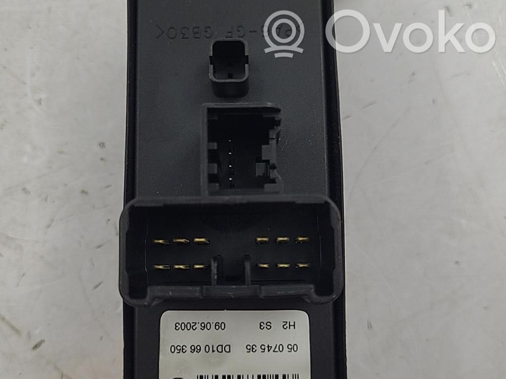 Electric window control switch   D39766370