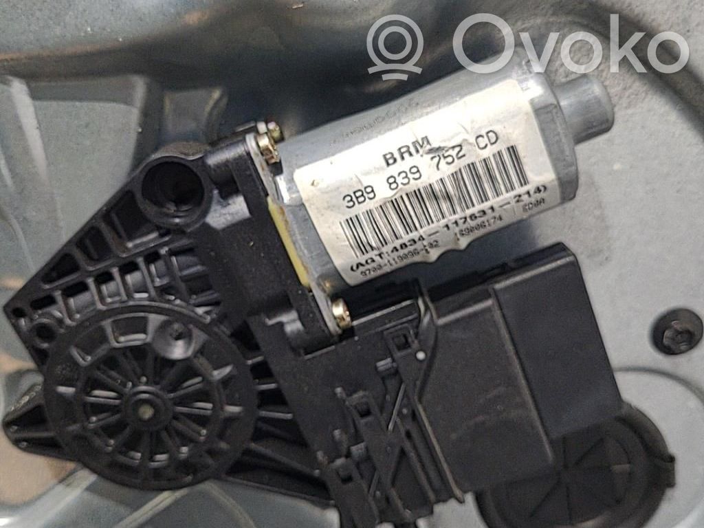 Volkswagen PASSAT B5 Macara geam ușă spate cu motor 