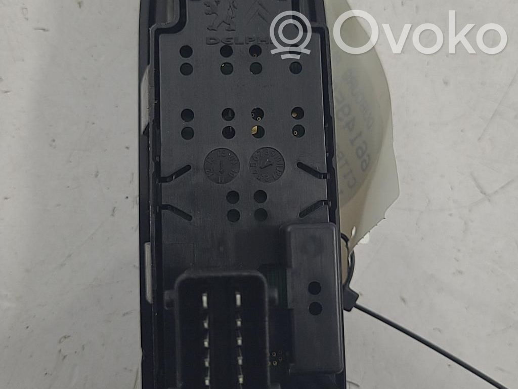 Interruptor del elevalunas eléctrico   98012283XT