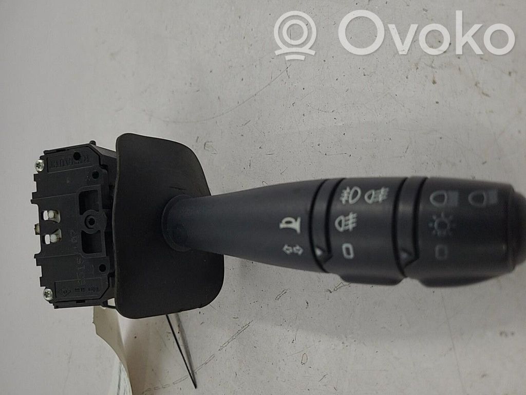 Suuntavilkun vipu   7701064226