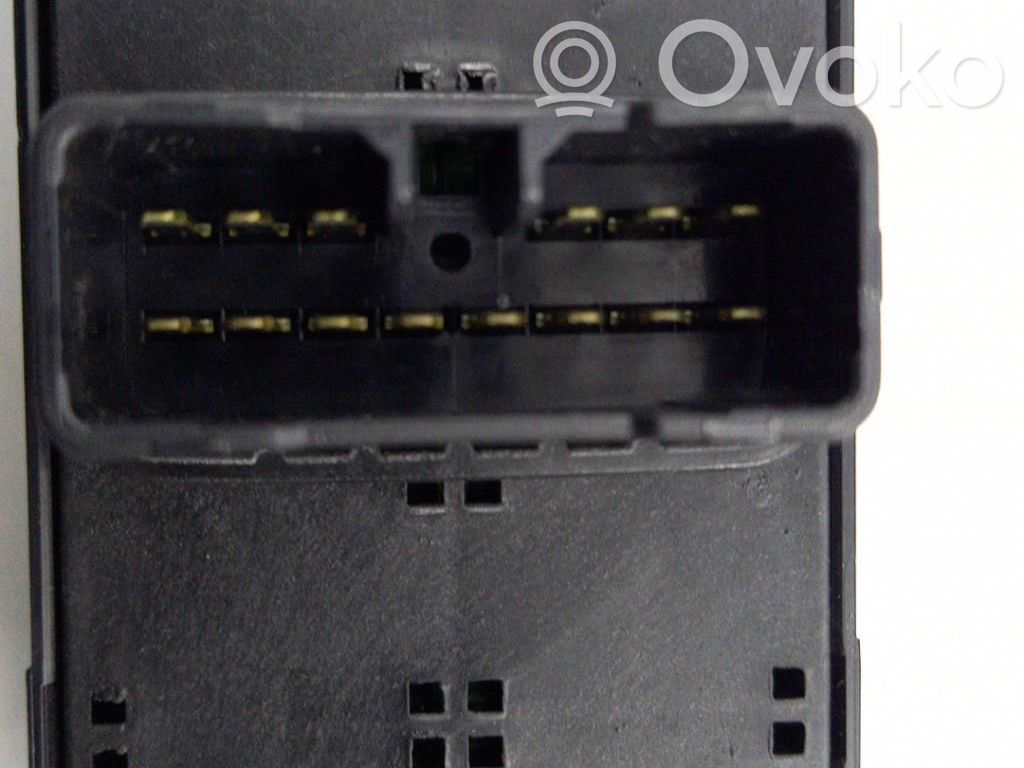 KIA Rio Interruptor del elevalunas eléctrico 