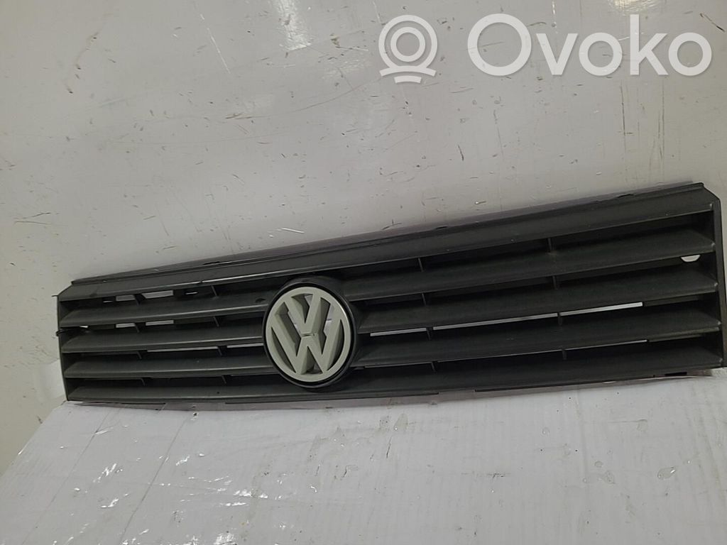 Volkswagen Polo II 86C 2F Etusäleikkö 