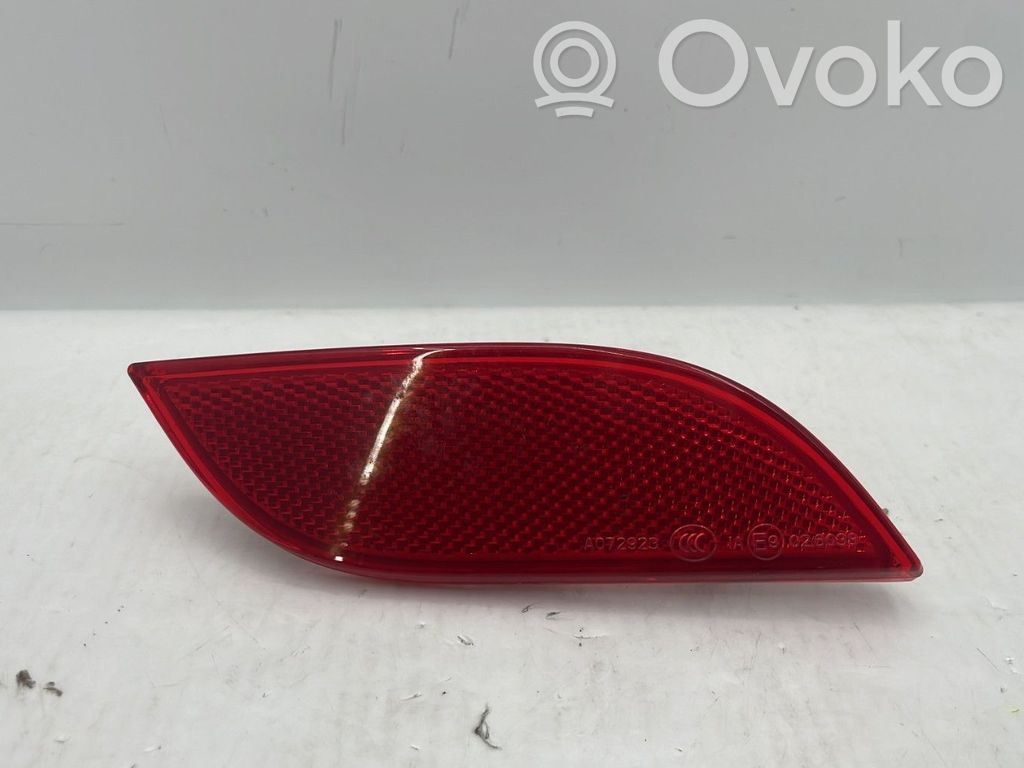 Reflector de faros/luces traseros   8X0945106