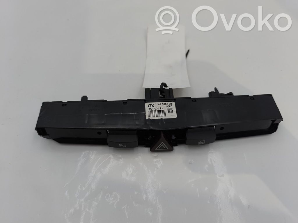 Opel Astra H Hazard light switch 