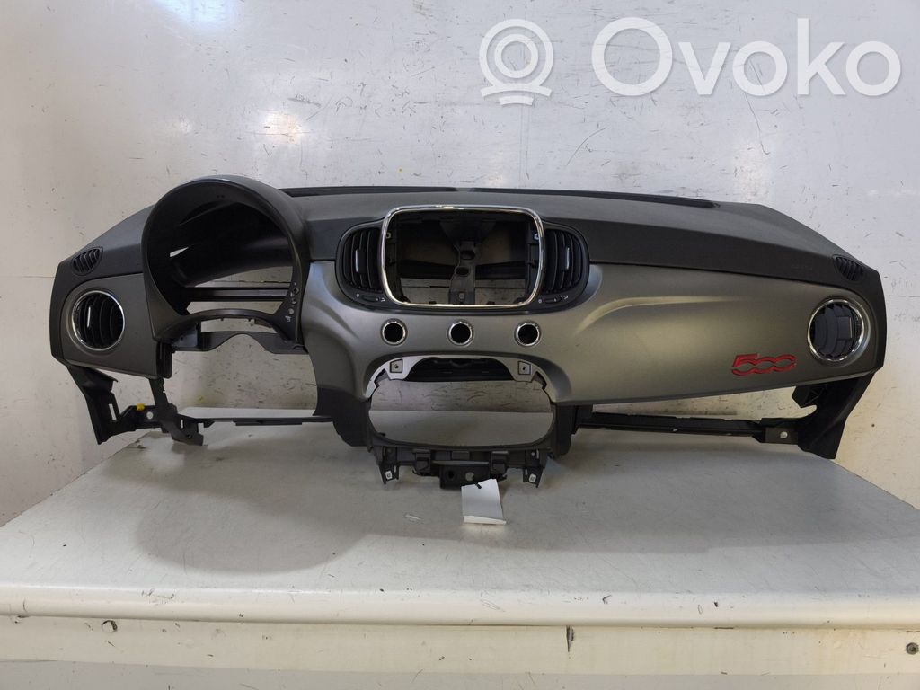 Fiat 500 Dashboard 