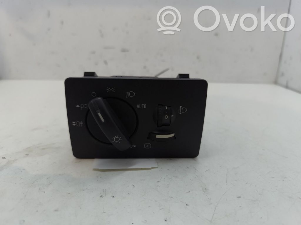 Ford C-MAX I Light switch 