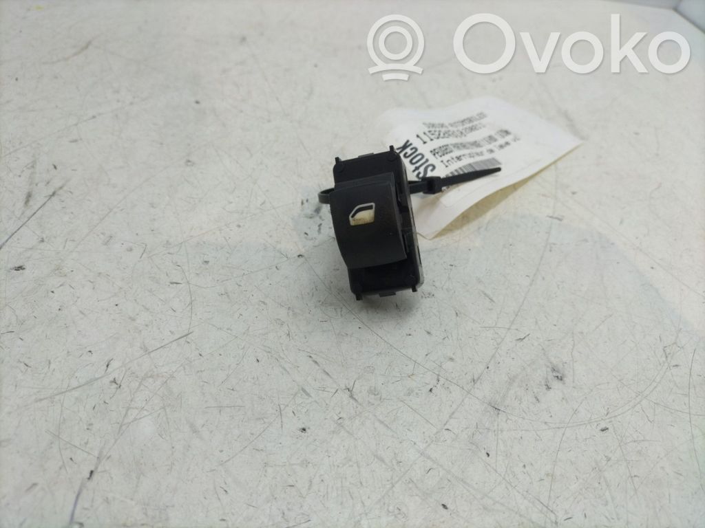 Comutator comandă geamuri electrice   6490HQ