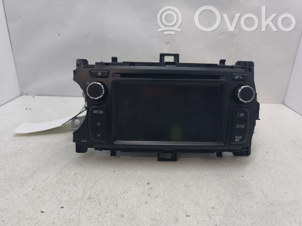 Toyota Yaris Radio/CD/DVD/GPS head unit 