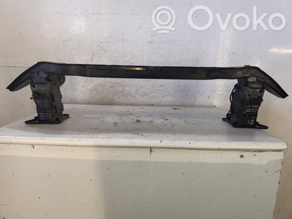 Ford Focus Priekšpusē bampera sija / balka 