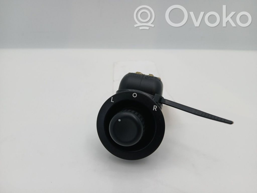 Chrysler 300 - 300C Wing mirror switch 