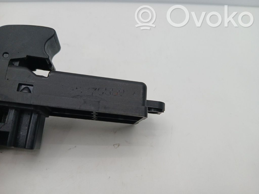 Electric window control switch   D65166370