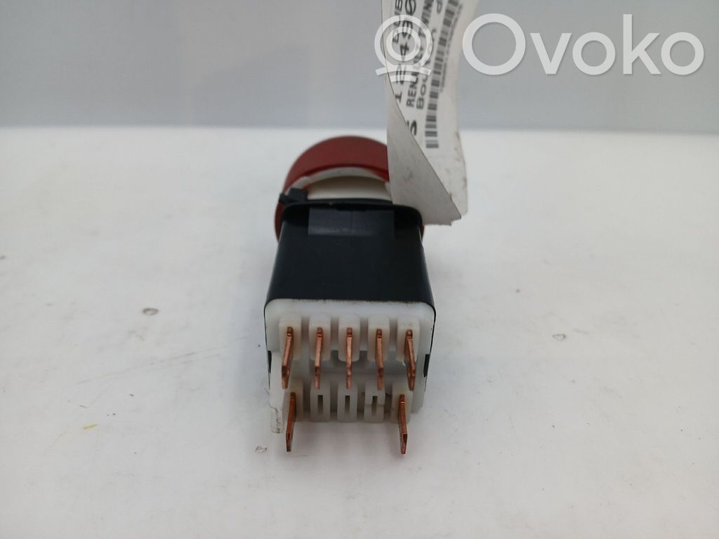Renault Twingo I Hazard light switch 