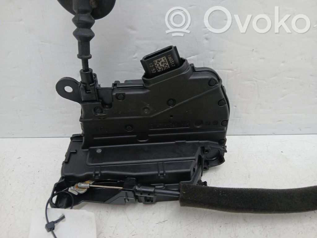 Renault Clio IV Rear door lock 
