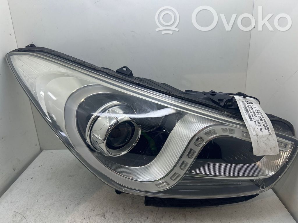 Hyundai i40 Lampa przednia 