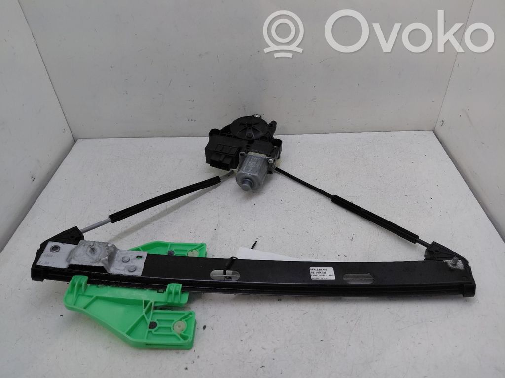Seat Leon IV Alzacristalli della portiera posteriore con motorino