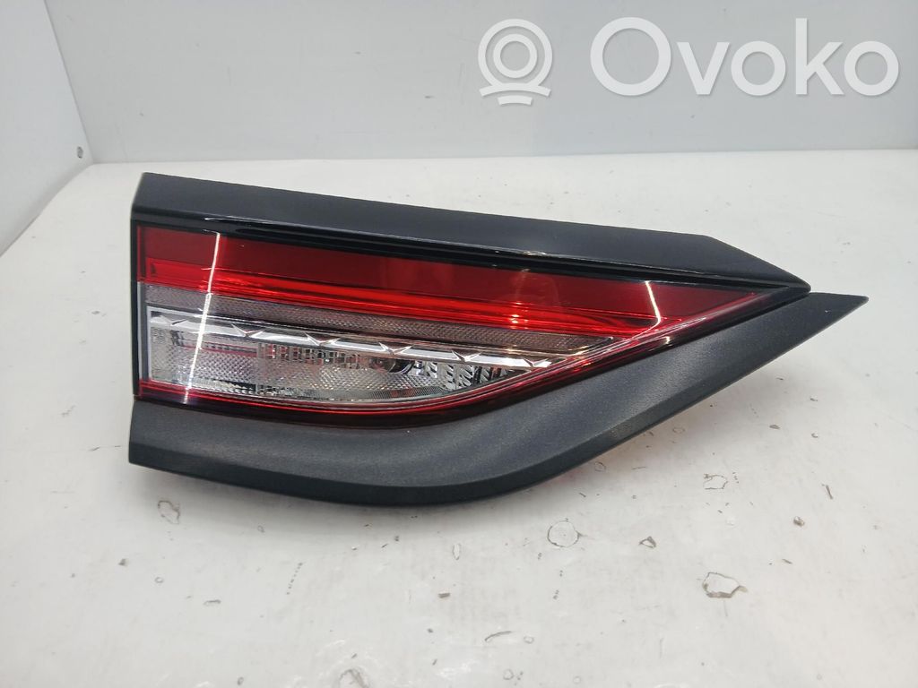DS Automobiles 3 Crossback Lampă spate în capacul portbagajului 
