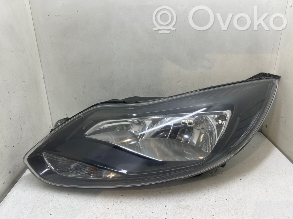 Ford Focus Lampa przednia