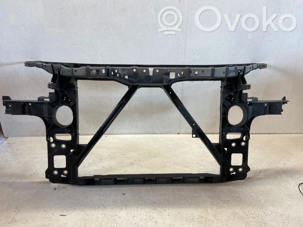 Audi Q7 4L Radiatorių panelė 