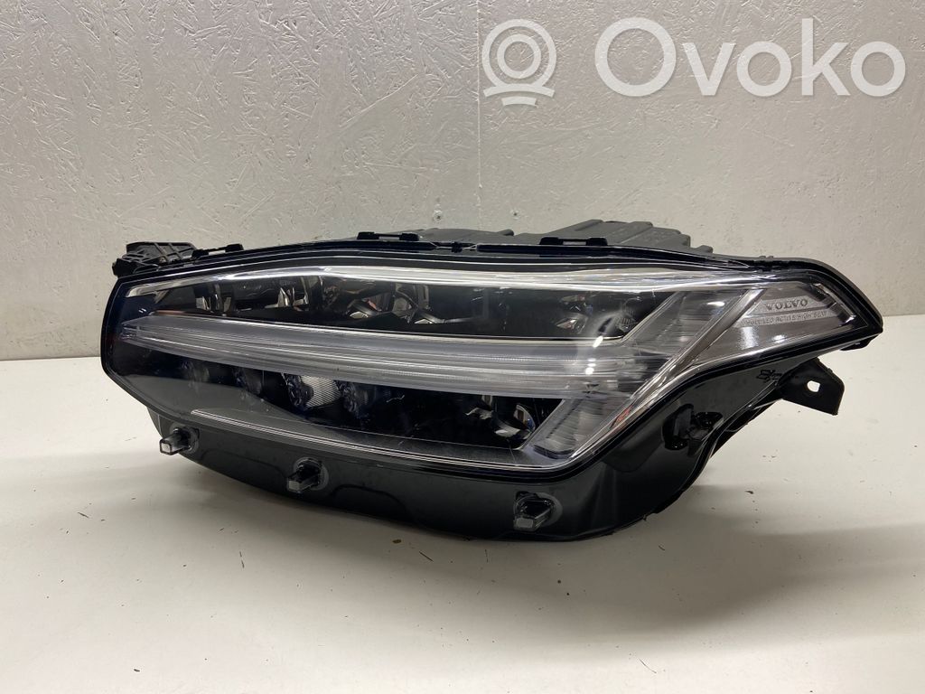 Volvo XC90 Scheinwerfer 