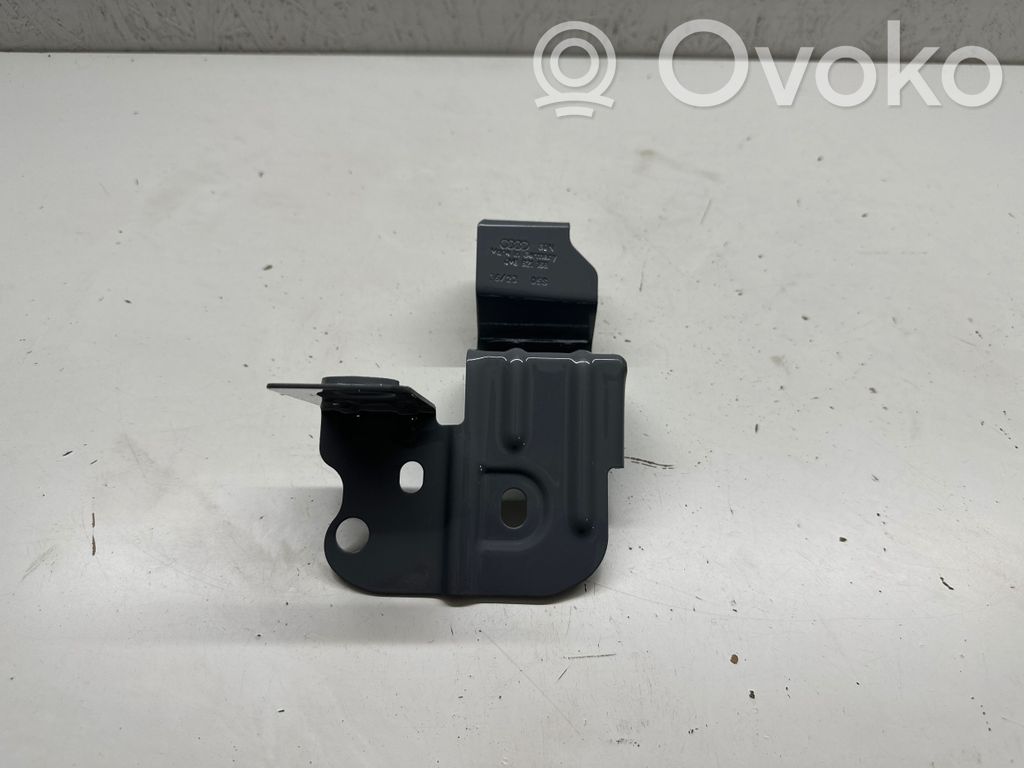 Audi Q8 Fender mounting bracket 