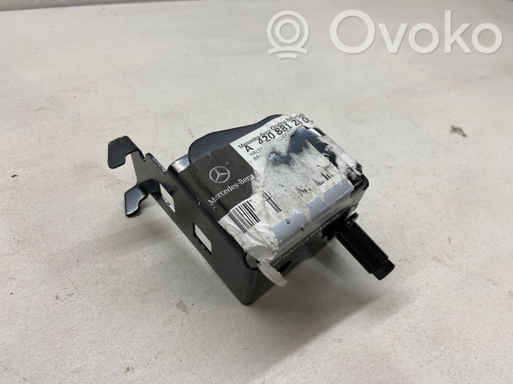 Mercedes-Benz Citan II W420 Uchwyt / Mocowanie błotnika przedniego 