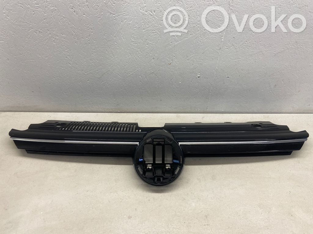 Volkswagen Golf VIII Etupuskurin ylempi jäähdytinsäleikkö 
