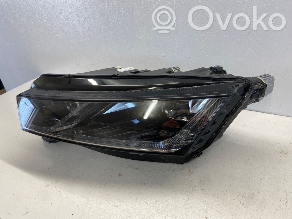 Skoda Octavia Mk4 Lampa przednia 