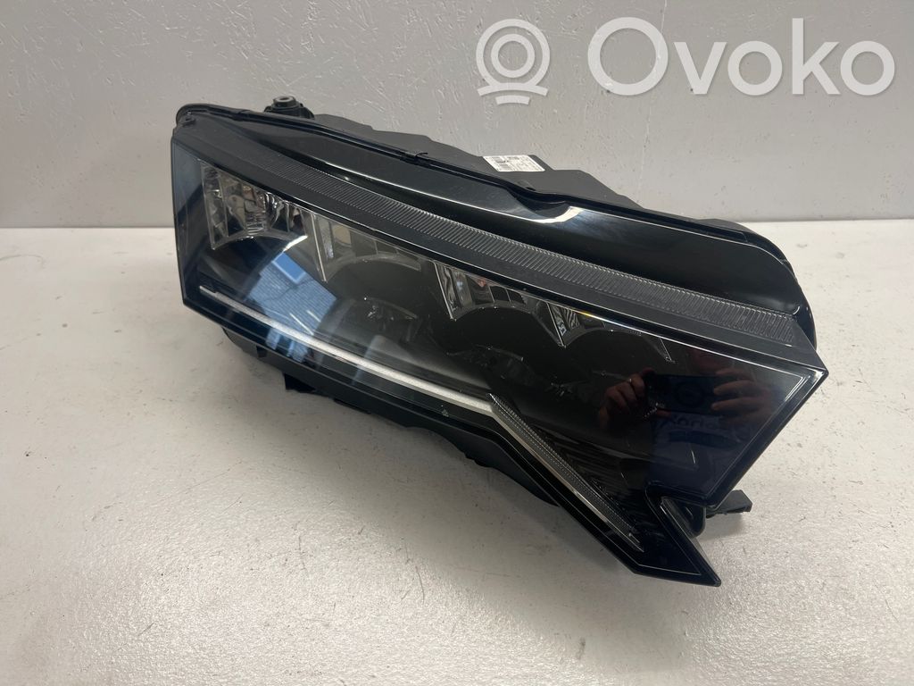 Skoda Octavia Mk4 Headlight/headlamp 