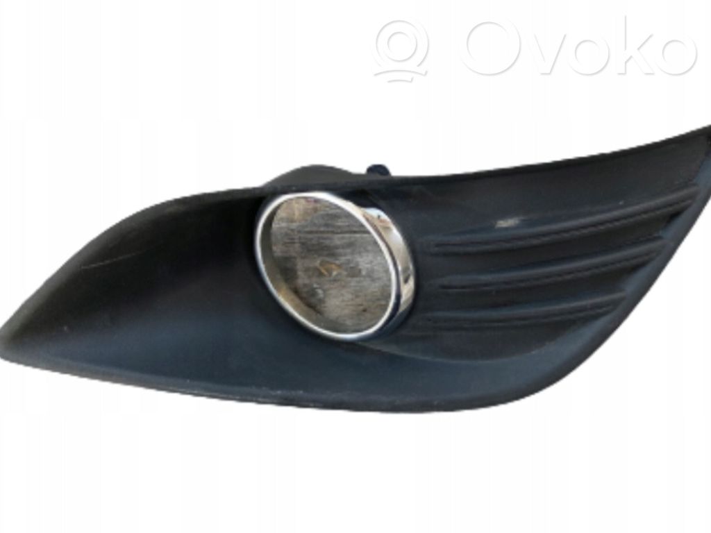 Ford Focus Front fog light trim/grill 