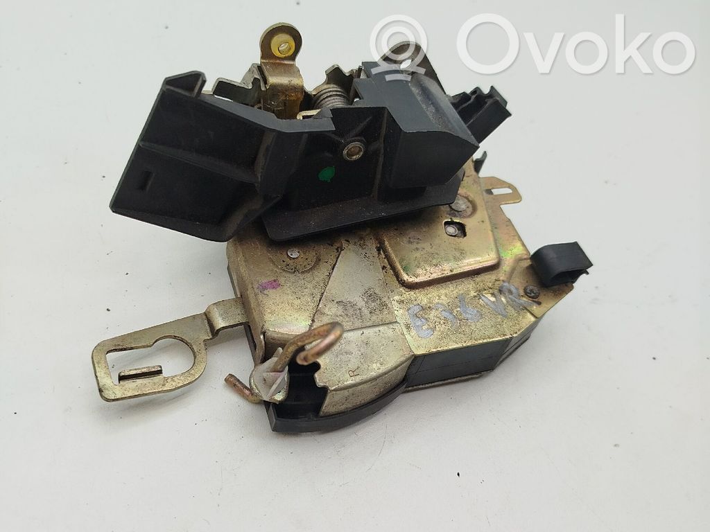 BMW 3 E36 Serratura portiera anteriore 