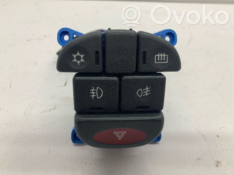 Botón interruptor de luz de peligro