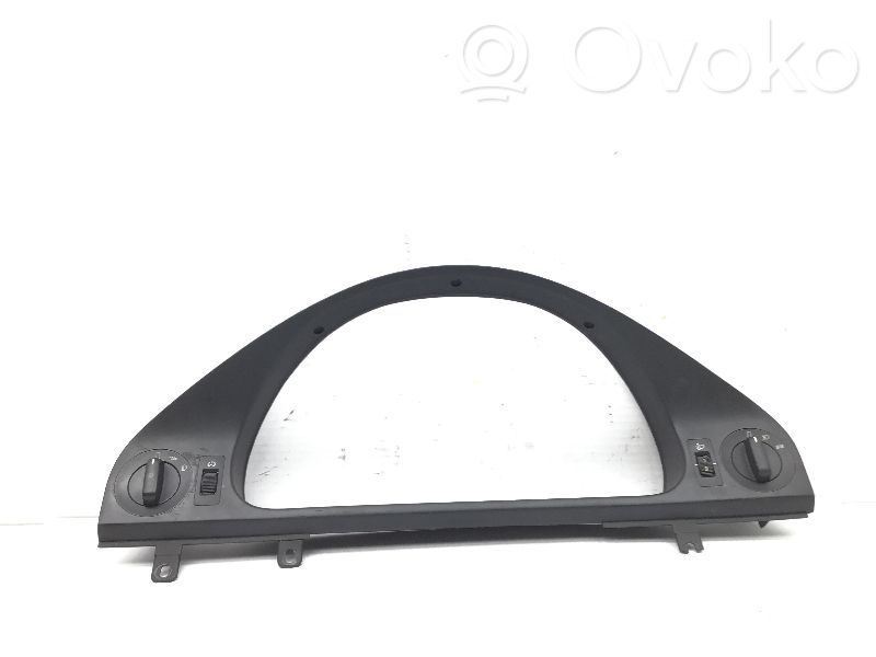 Lukturu slēdzis   710781