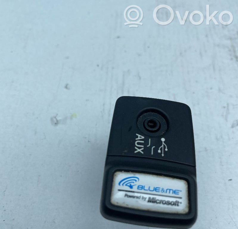 Enchufe conector USB   735547937