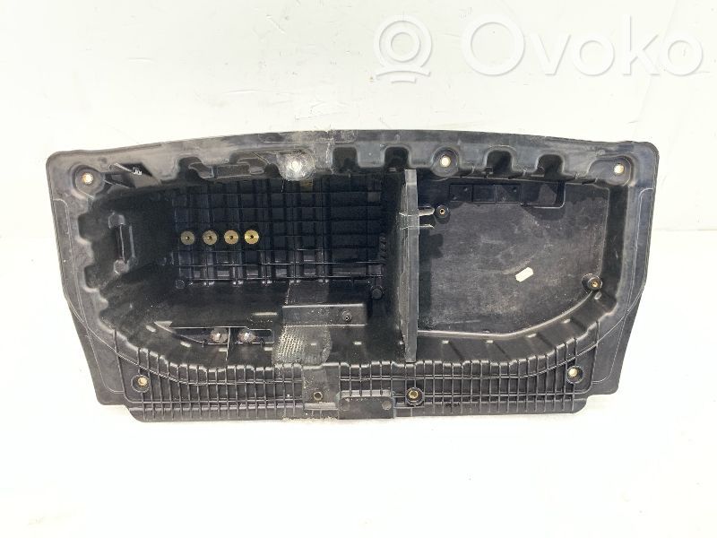 BMW 1 E81 E87 Etuosan tavaratilan säilytyslokero 