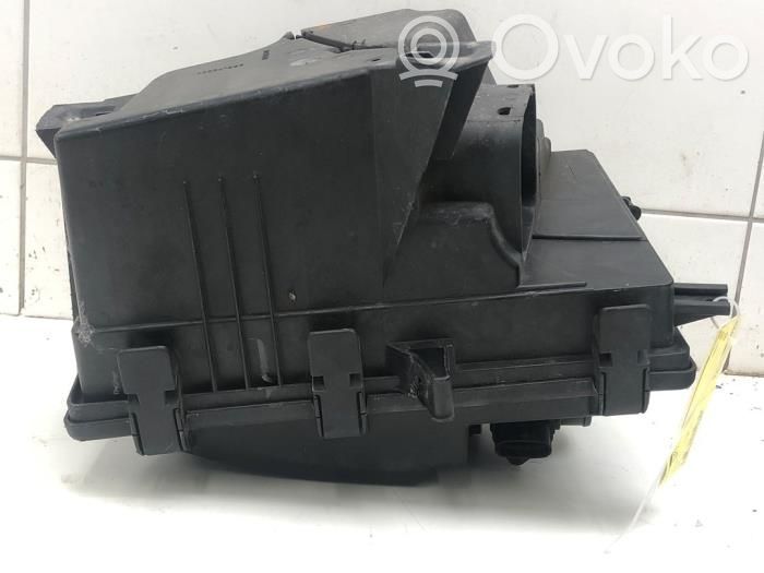Luftfilterkasten   8626061