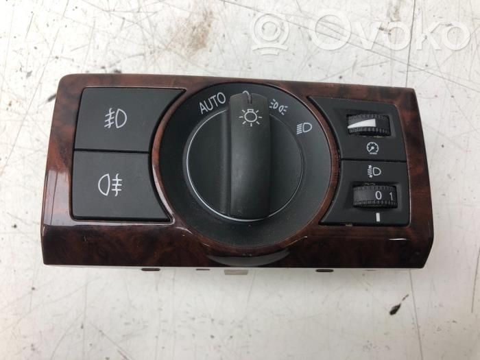 Light switch   20988688