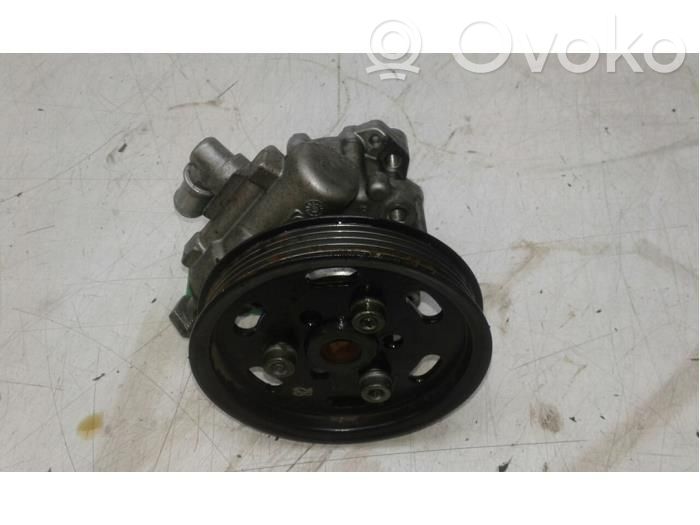 Ohjaustehostimen pumppu   8D0145156T