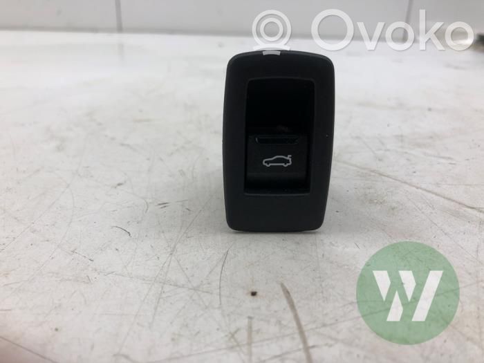 Interruptor para abrir la puerta trasera   5A2BCB602