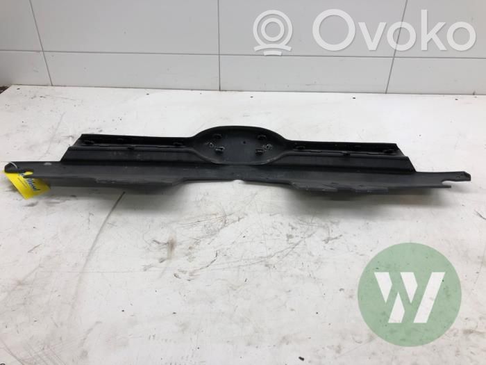 Grille de calandre avant   BK218200DA