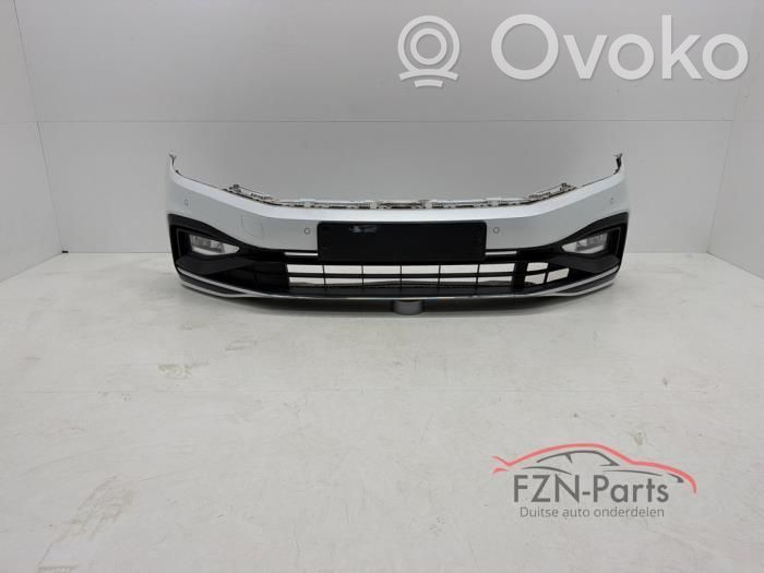 Volkswagen PASSAT B8 Zderzak przedni 