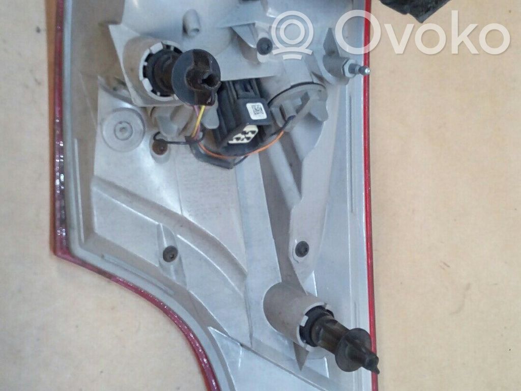 Ford Focus Rear tail light bulb 