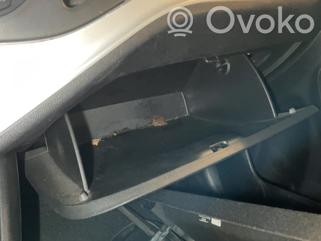 KIA Picanto Compartimiento/consola central del panel 