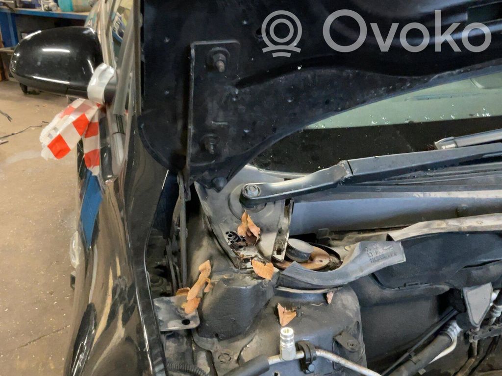 Opel Astra J Balamale capotă 